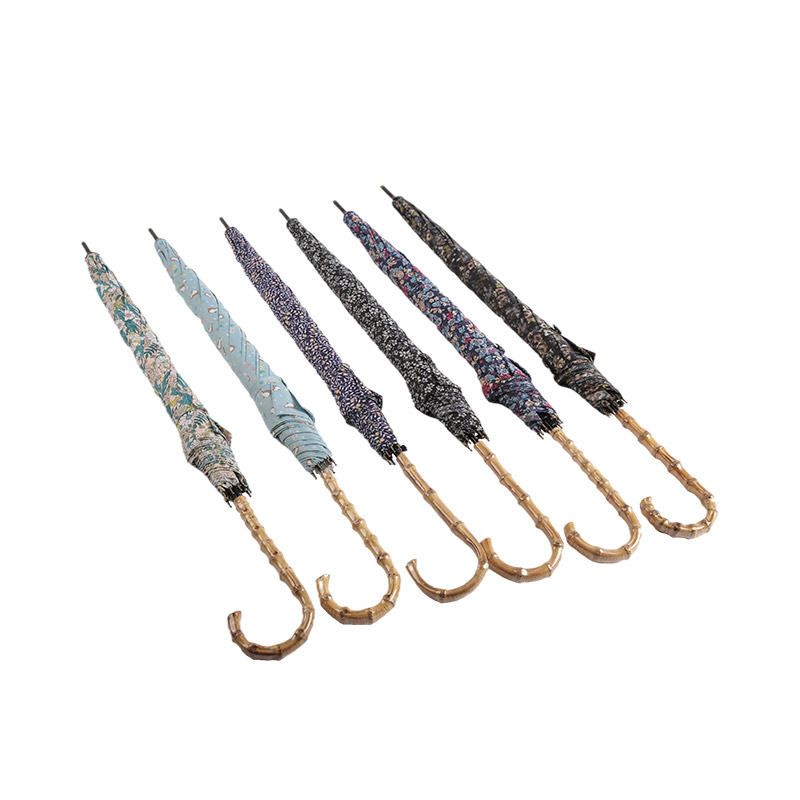 مظهر جميل قماش حريري مع مظلة مستقيمة مطلية بالأشعة فوق البنفسجية 0E6B0304