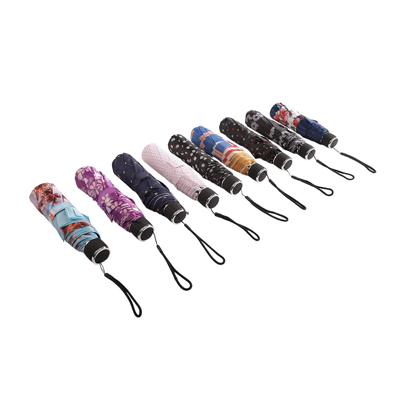 مظلة ميني بولكا دوتس قماشية بثلاث طيات 0E6B0499