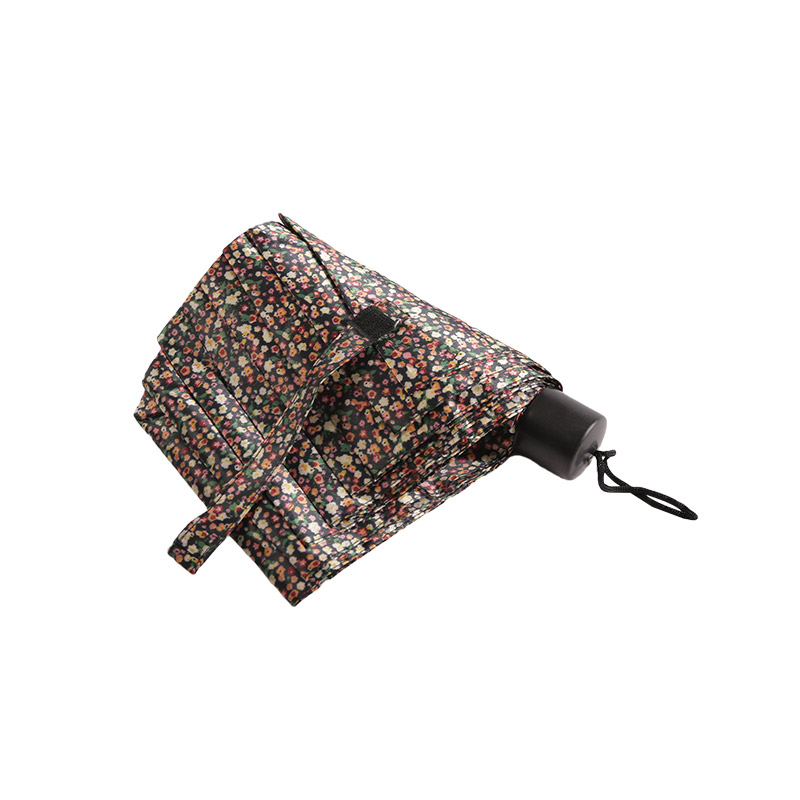 بوليستر قابل للتطوير اليومي مع مظلة ثلاثية مطلية بالفضة 0E6B0523